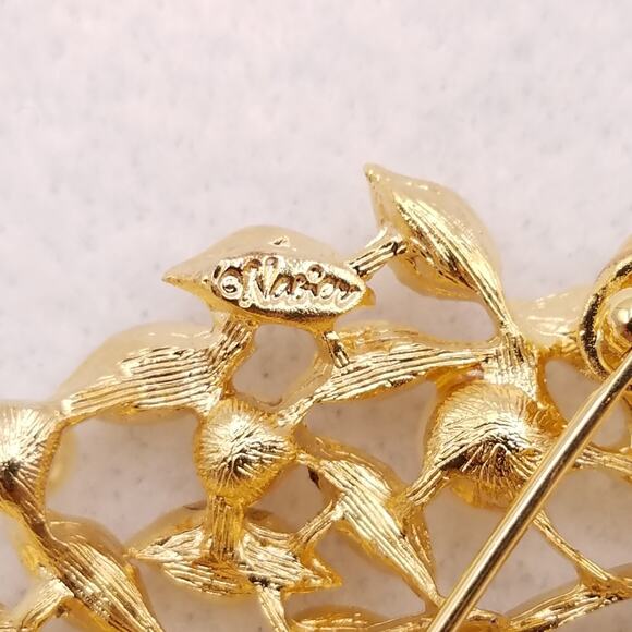 Vintage Napier Brooch Textured Gold Tone Tree Branch Faux Pearl Blossoms Leaves - Picture 4 of 5